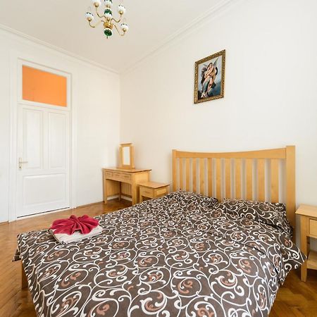 Apartment Near Arena City Kiev Eksteriør bilde